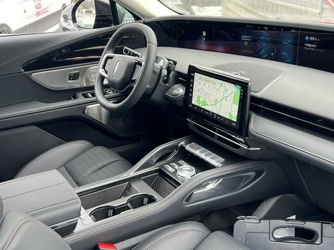 New 2026 Lincoln Nautilus Reserve AWD/4WD image 9