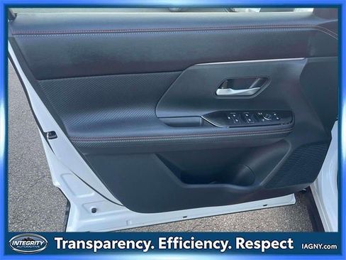 Certified 2025 Nissan Kicks SR image 17