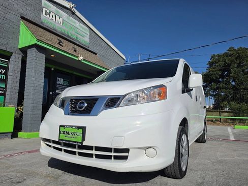 Used 2017 Nissan NV200 SV w/ Technology Package FWD image 2
