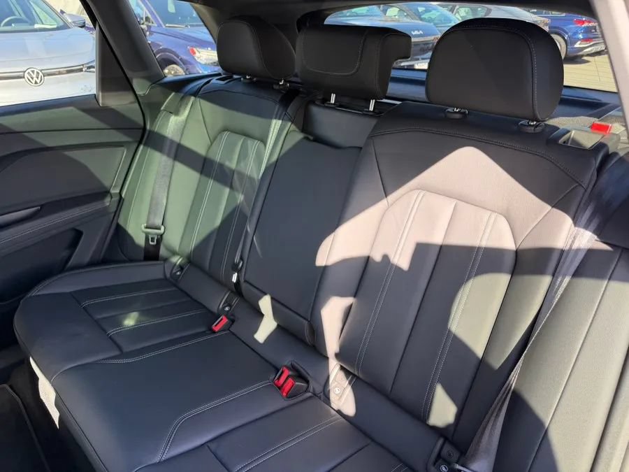 Used 2023 Audi Q4 e-tron Premium Plus AWD/4WD image 39