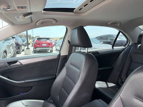 Used 2015 Volkswagen Jetta SE FWD image 8