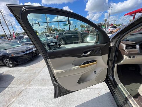 Used 2019 GMC Acadia Denali FWD image 9