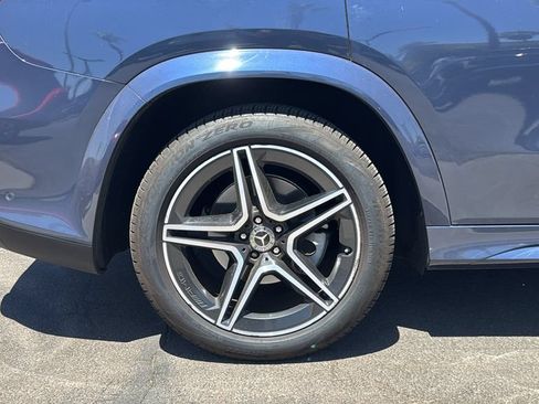 Used 2024 Mercedes-Benz GLS 450 4MATIC image 24