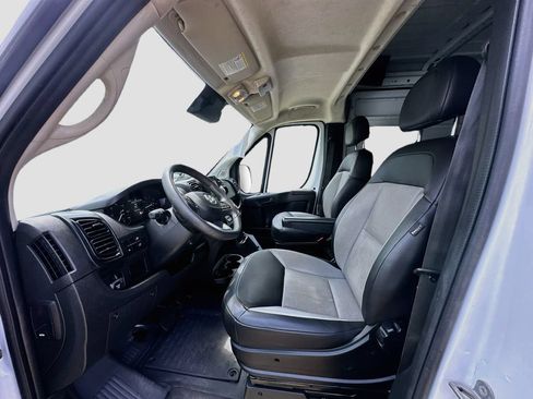 Used 2025 RAM ProMaster 2500 w/ Convenience Group FWD image 20