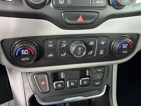 Used 2019 GMC Terrain SLT FWD image 30