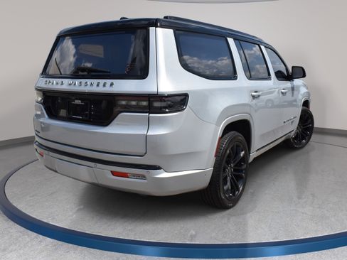 Used 2022 Jeep Grand Wagoneer Series II AWD/4WD image 7