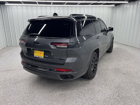 Used 2021 Jeep Grand Cherokee L Overland w/ Luxury Tech Group IV AWD/4WD image 6