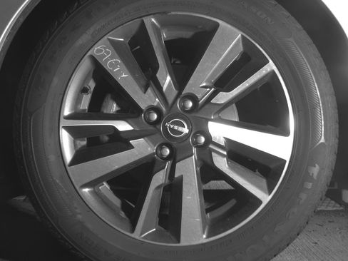 Used 2025 Nissan Versa SV FWD image 12