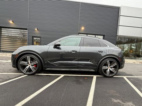 New 2025 Porsche Macan 4S Electric image 2