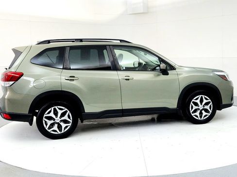 Used 2021 Subaru Forester Premium AWD/4WD image 6