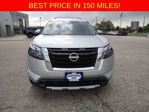 Used 2025 Nissan Pathfinder SL AWD/4WD image 8