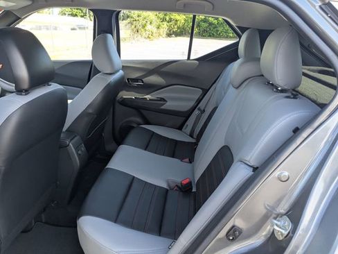 Used 2022 Nissan Kicks SR w/ Premium Package image 12