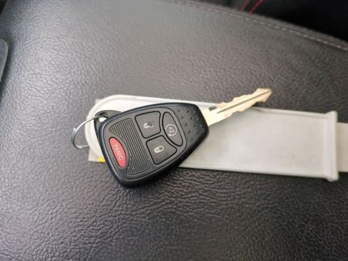 Used 2018 Jeep Wrangler Unlimited Rubicon w/ Connectivity Group image 33