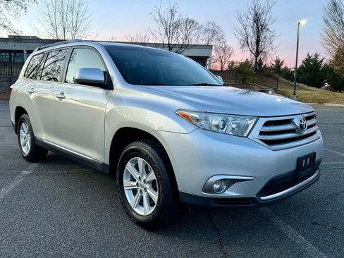 Used 2012 Toyota Highlander SE image 3