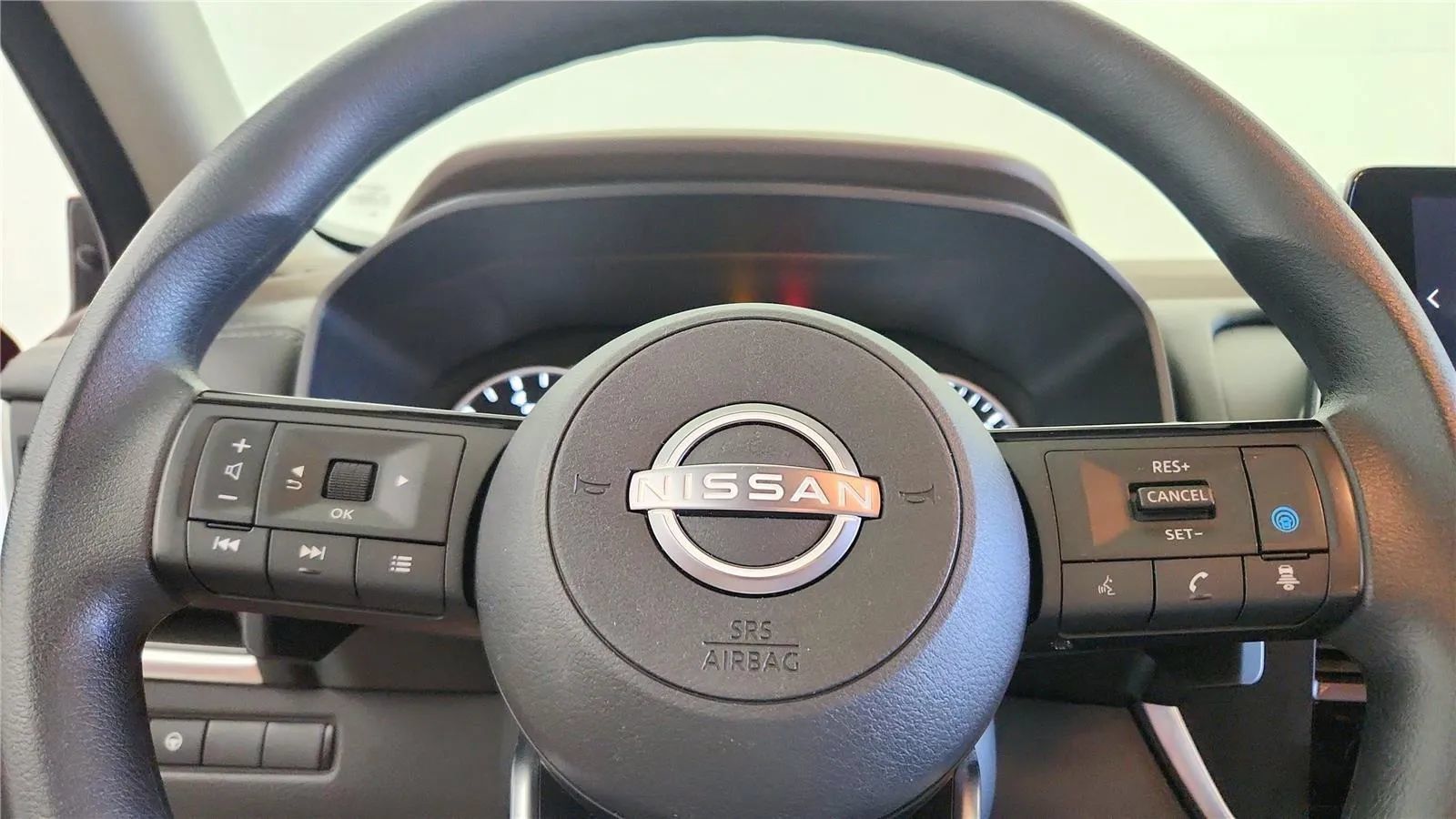 Used 2023 Nissan Rogue SV AWD/4WD image 19