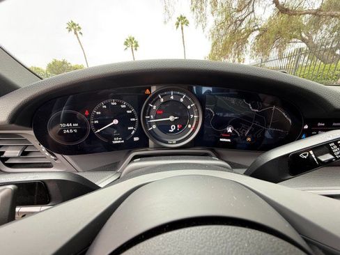 Used 2022 Porsche 911 Carrera RWD image 11