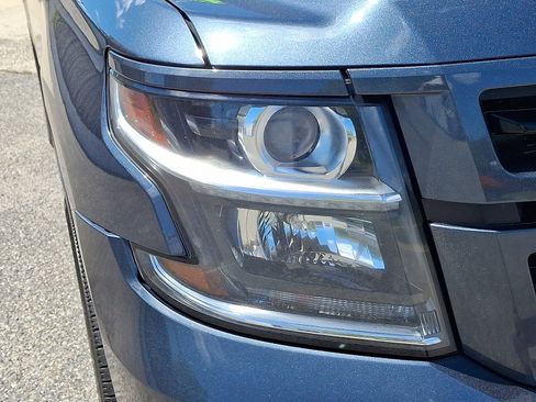 Used 2019 Chevrolet Suburban Premier AWD/4WD image 9