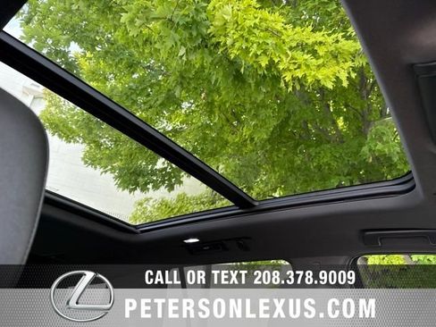 Used 2021 Chevrolet Tahoe LT w/ LT Signature Package AWD/4WD image 14