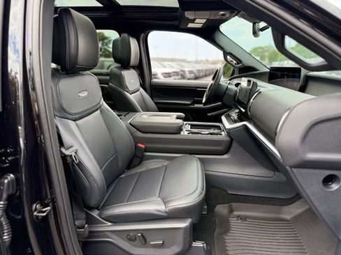 New 2027 Ford Expedition Platinum w/ Stealth Appearance Package AWD/4WD image 17
