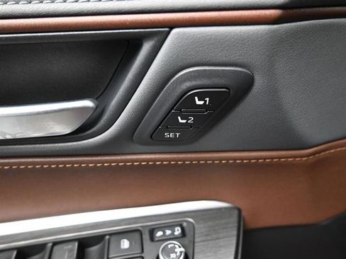 Certified 2024 Toyota Venza Limited AWD/4WD image 6