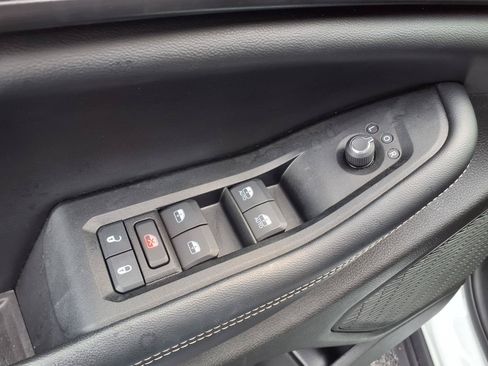 Used 2023 Jeep Grand Cherokee Laredo w/ Luxury Tech Group I AWD/4WD image 20