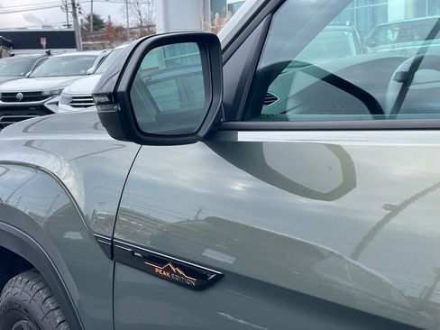 Certified 2025 Volkswagen Atlas Peak Edition SE image 31