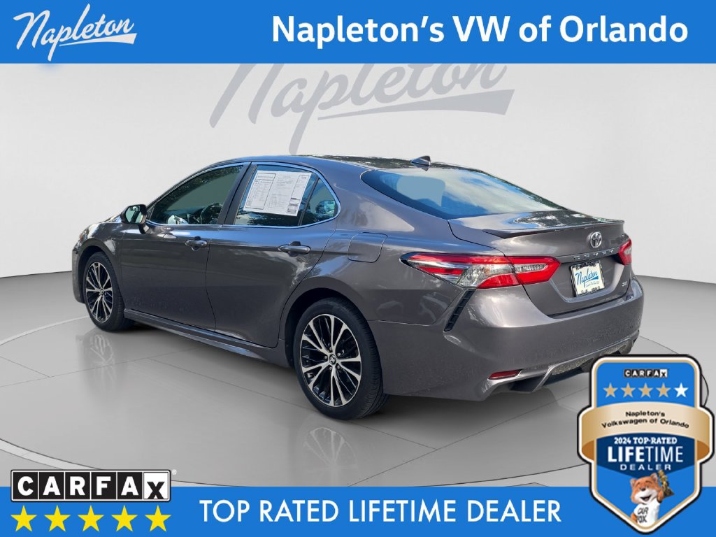 Used 2019 Toyota Camry SE FWD image 3