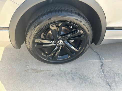 Used 2024 Volkswagen Tiguan SE R-Line image 25