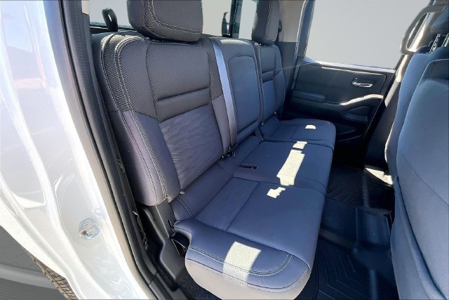 Used 2023 Nissan Frontier SV w/ SV Convenience Package AWD/4WD image 24