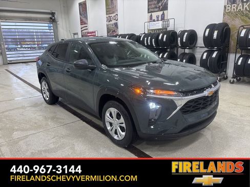 New 2026 Chevrolet Trax LS w/ Driver Confidence Package image 11