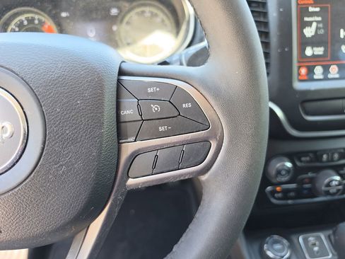 Used 2022 Jeep Cherokee Latitude Lux AWD/4WD image 28