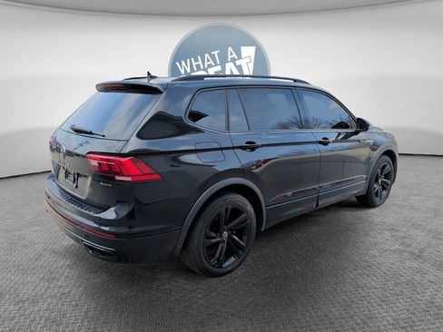 Used 2023 Volkswagen Tiguan SE R-Line image 3