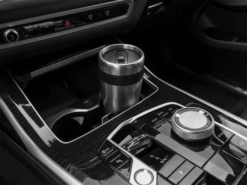 Used 2024 BMW X7 xDrive40i w/ Executive Package AWD/4WD image 21