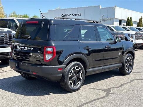 Used 2022 Ford Bronco Sport Outer Banks w/ Tech Package AWD/4WD image 2