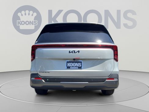 New 2026 Kia Carnival SX w/ SX Dark Edition Package FWD image 5