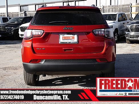 New 2026 Jeep Compass Latitude image 4