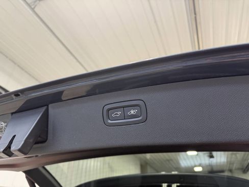 Used 2022 Volvo XC90 T8 Inscription image 19