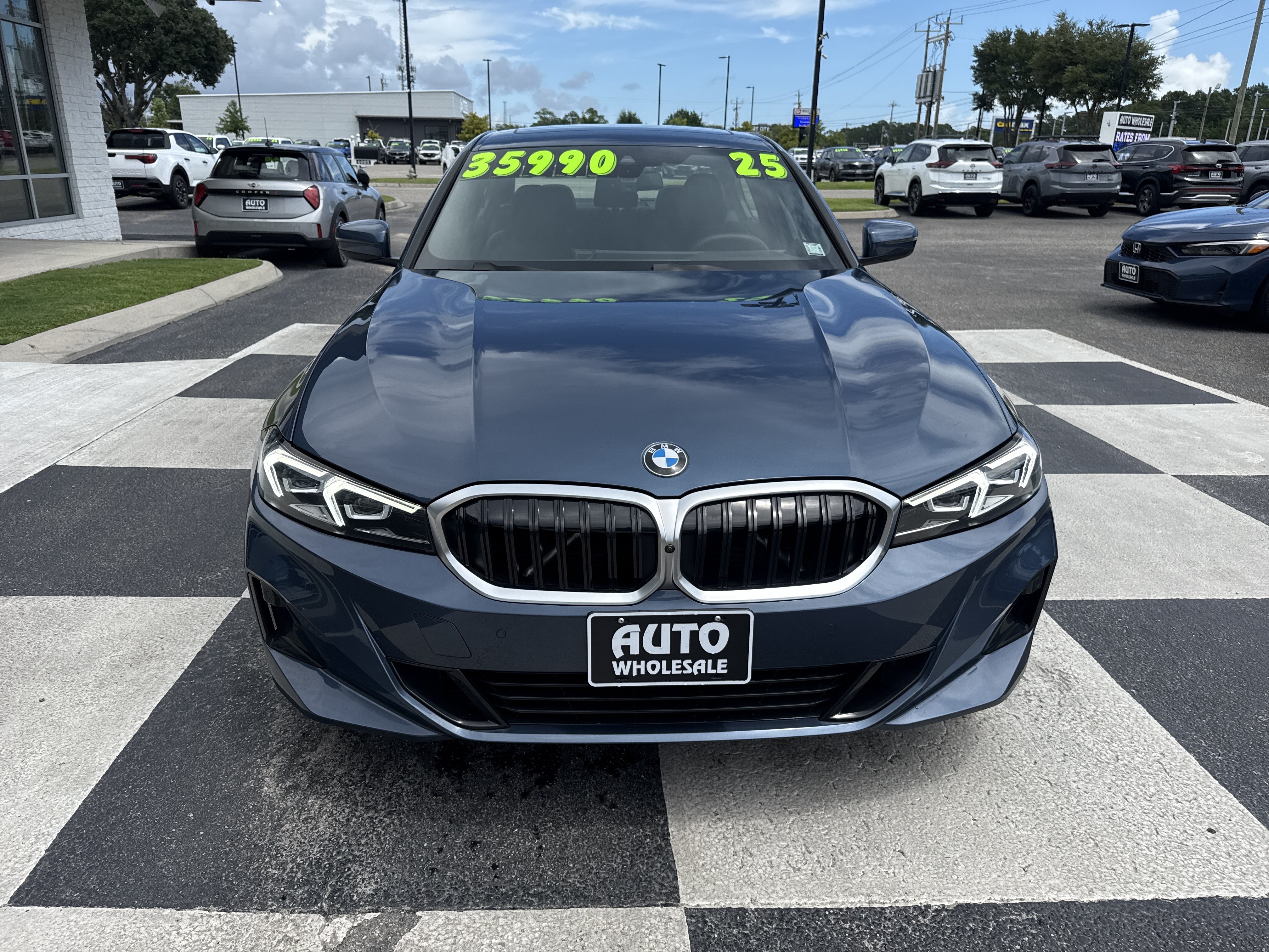 Used 2025 BMW 330i Sedan RWD image 2
