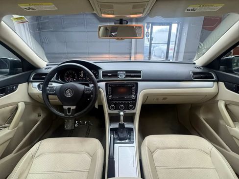 Used 2012 Volkswagen Passat 2.5 SE FWD image 16