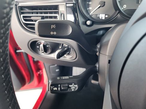 Used 2024 Porsche Macan w/ Premium Plus Package image 32