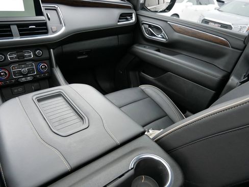 Used 2023 Chevrolet Tahoe Premier w/ Advanced Technology Package image 15