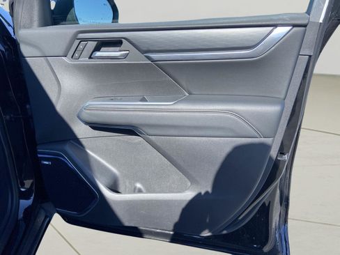 Used 2025 GMC Acadia Elevation image 45