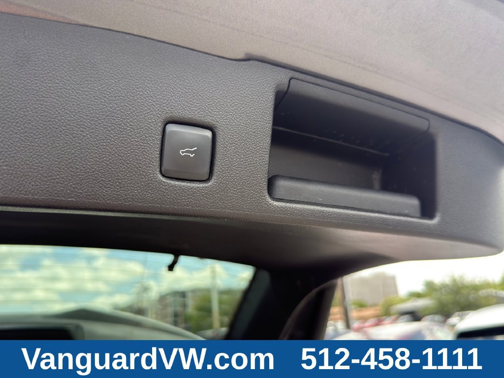 Used 2025 Ford Escape ST-Line Select AWD/4WD image 8