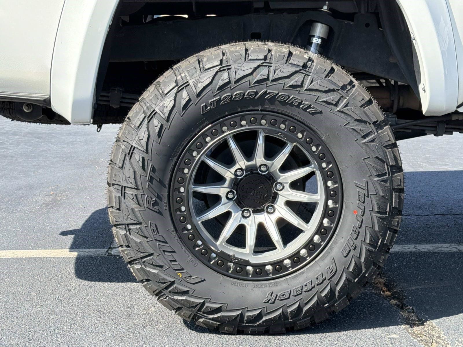 Used 2023 Toyota Tacoma TRD Off-Road w/ TRD Premium Off Road Package AWD/4WD image 7