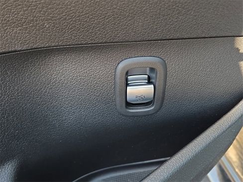 Used 2024 Mercedes-Benz C 300 4MATIC Sedan image 21