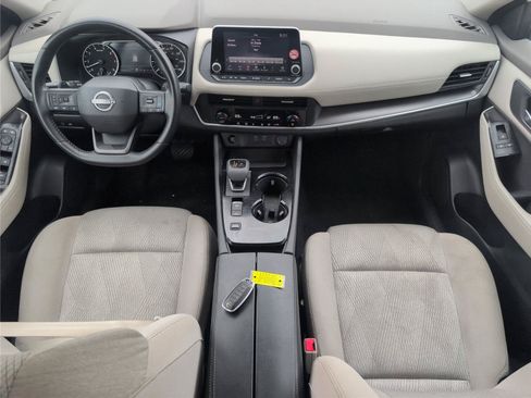 Used 2025 Nissan Rogue SV FWD image 32