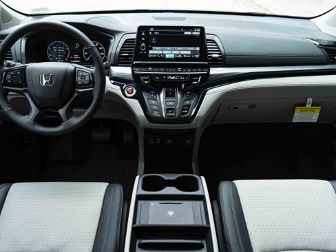 Used 2026 Honda Odyssey Elite image 27