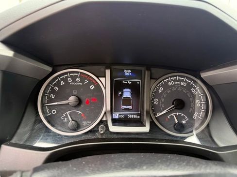 Used 2021 Toyota Tacoma SR5 AWD/4WD image 13