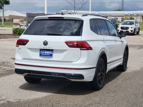 Used 2022 Volkswagen Tiguan SE R-Line FWD image 3
