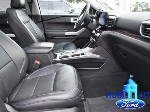 Used 2024 Ford Explorer Limited w/ Equipment Group 301A AWD/4WD image 16